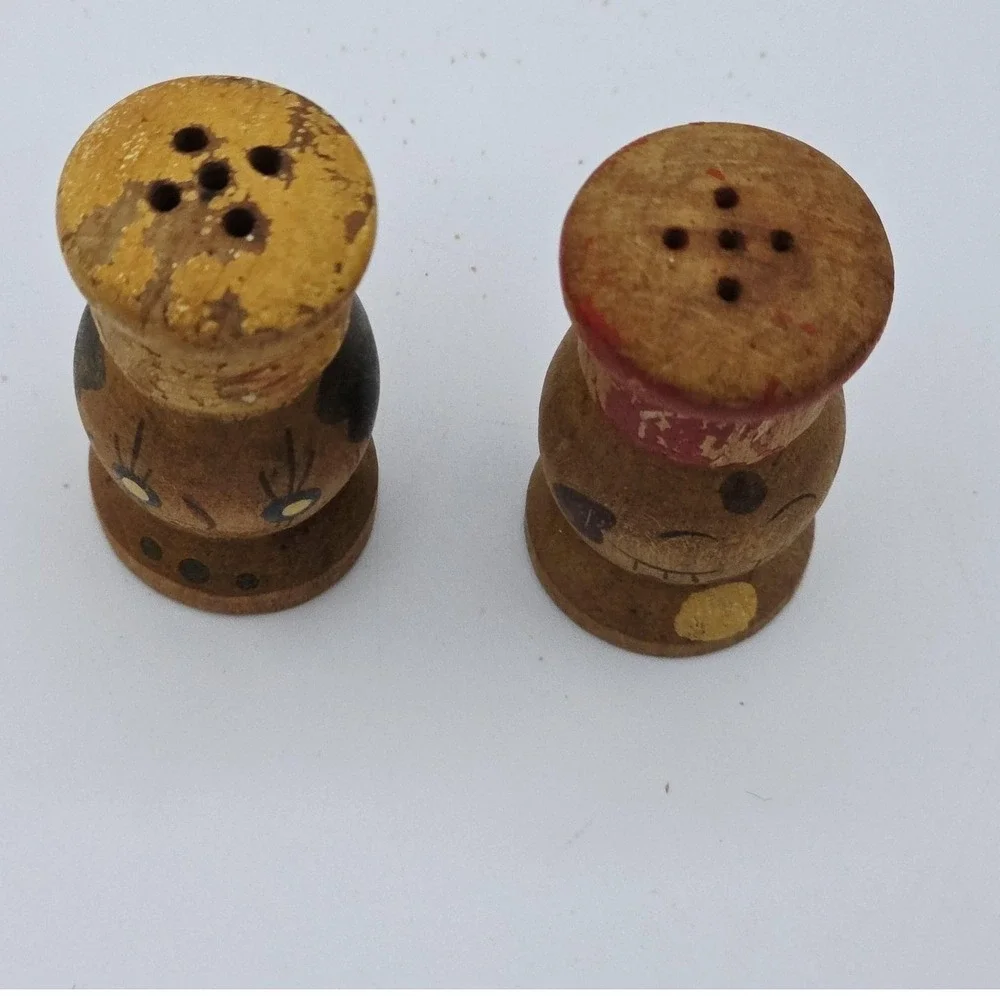 Vintage Wooden Figural Face Salt & Pepper Shakers Mini Hand Painted Pair‎ Decor